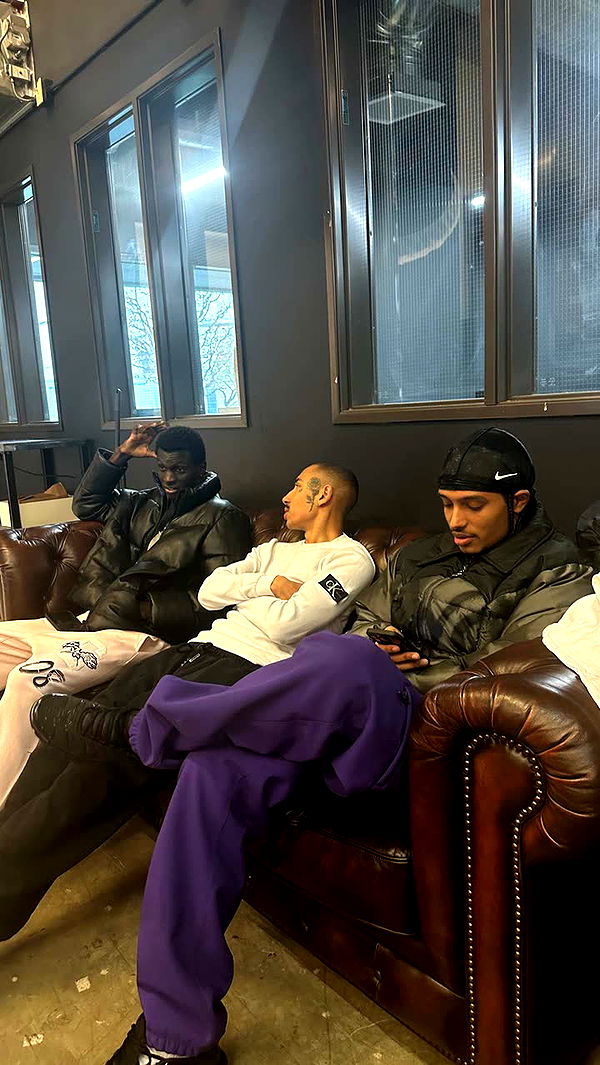 leonanaomii image ~ Altpins