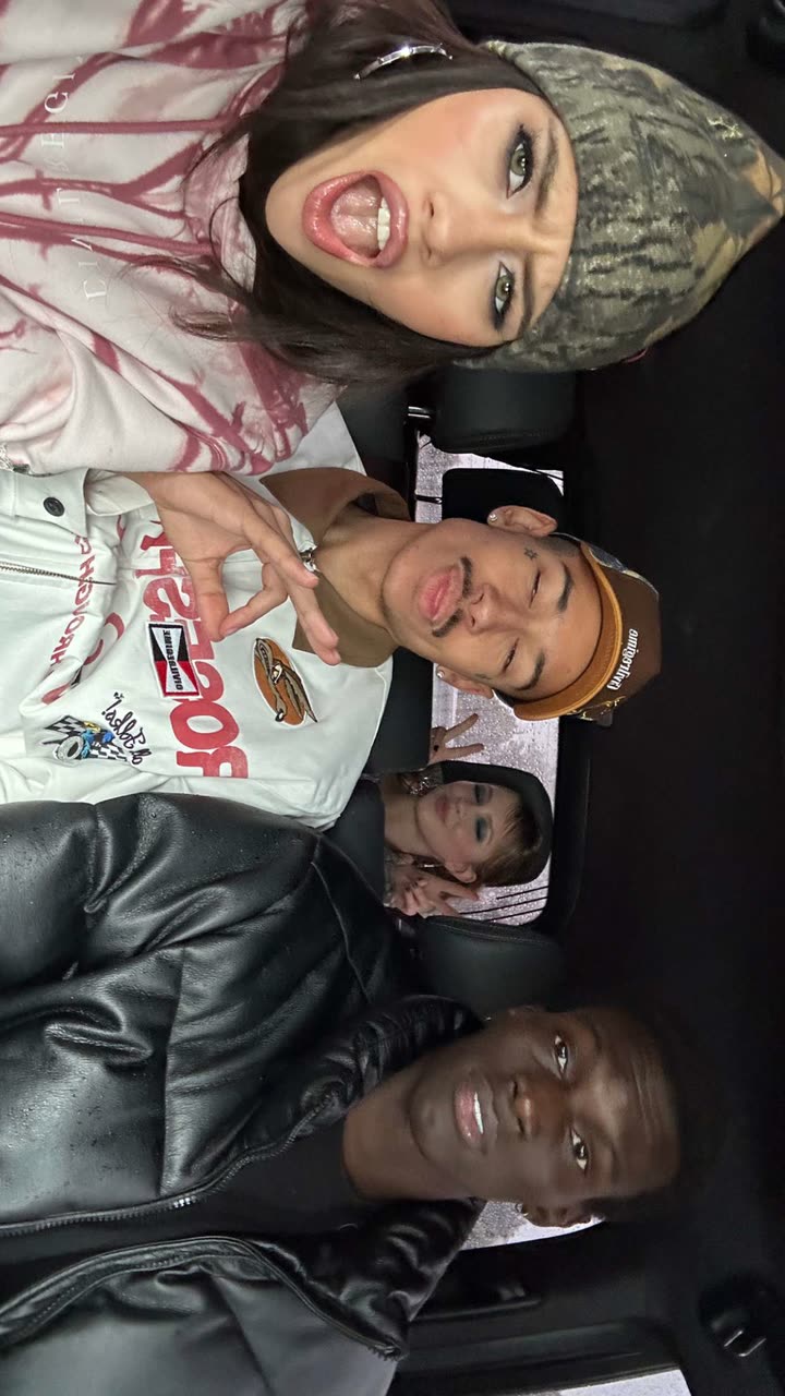 leonanaomii snapchat image archive image