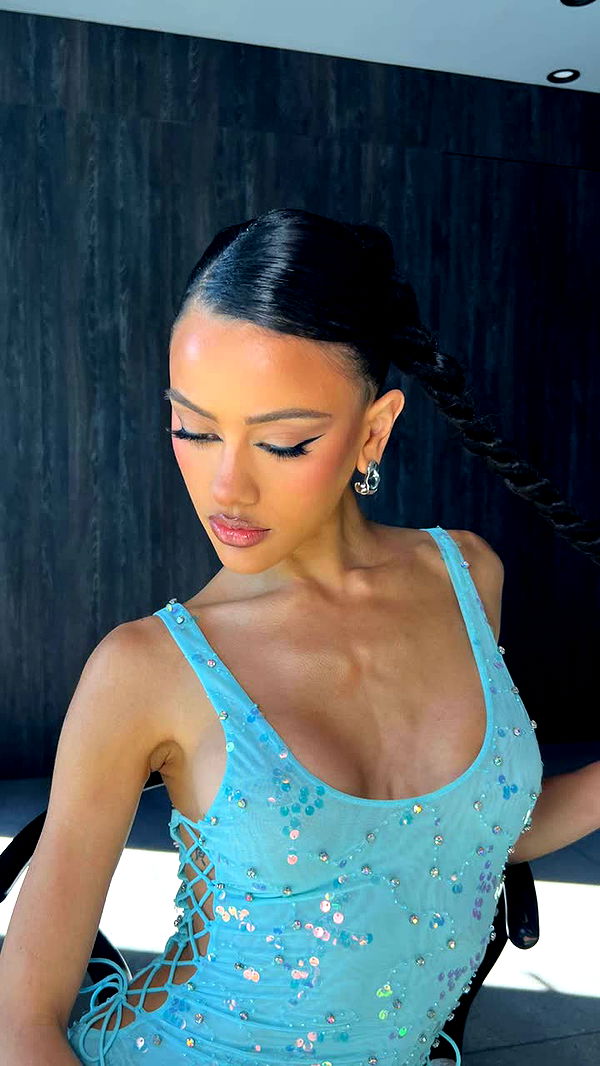 leonanaomii image ~ Altpins