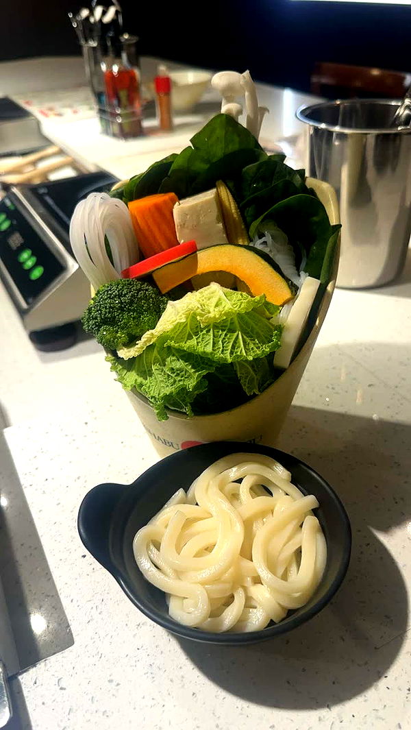 leonanaomii image ~ Altpins