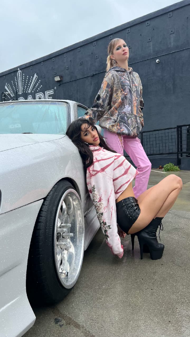 leonanaomii snapchat image archive image