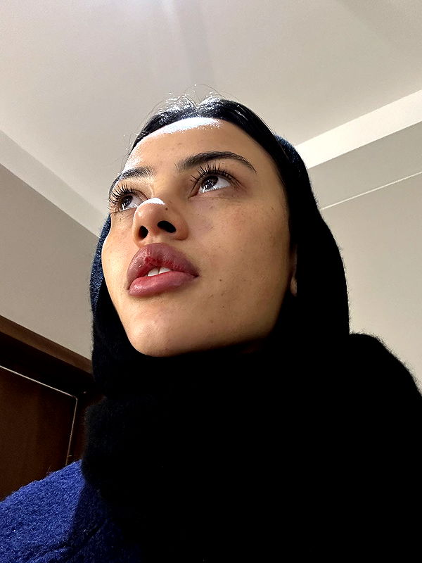 leonanaomii image ~ Altpins