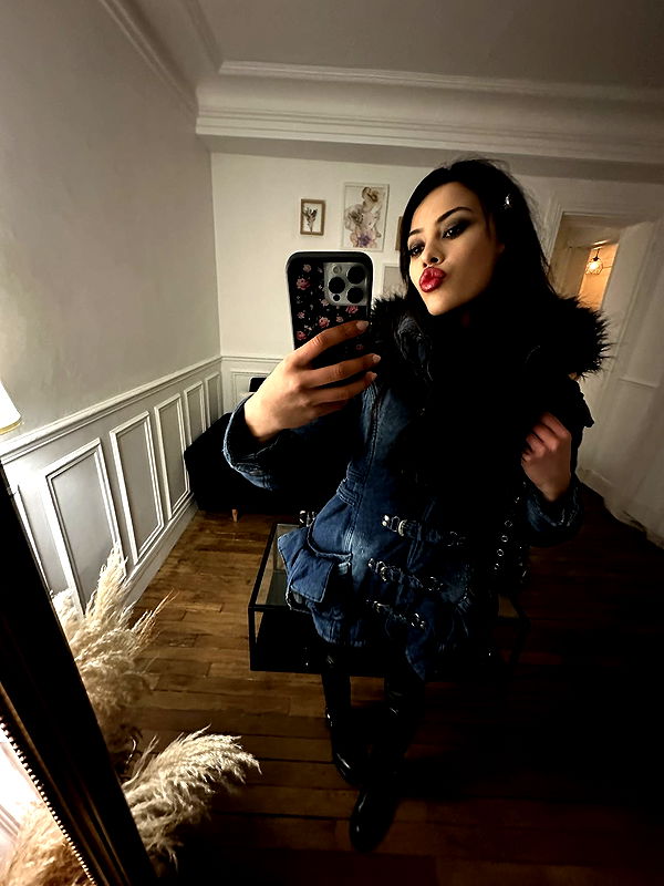 leonanaomii image ~ Altpins