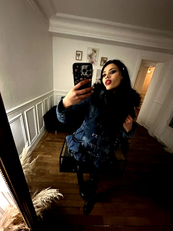 leonanaomii image ~ Altpins