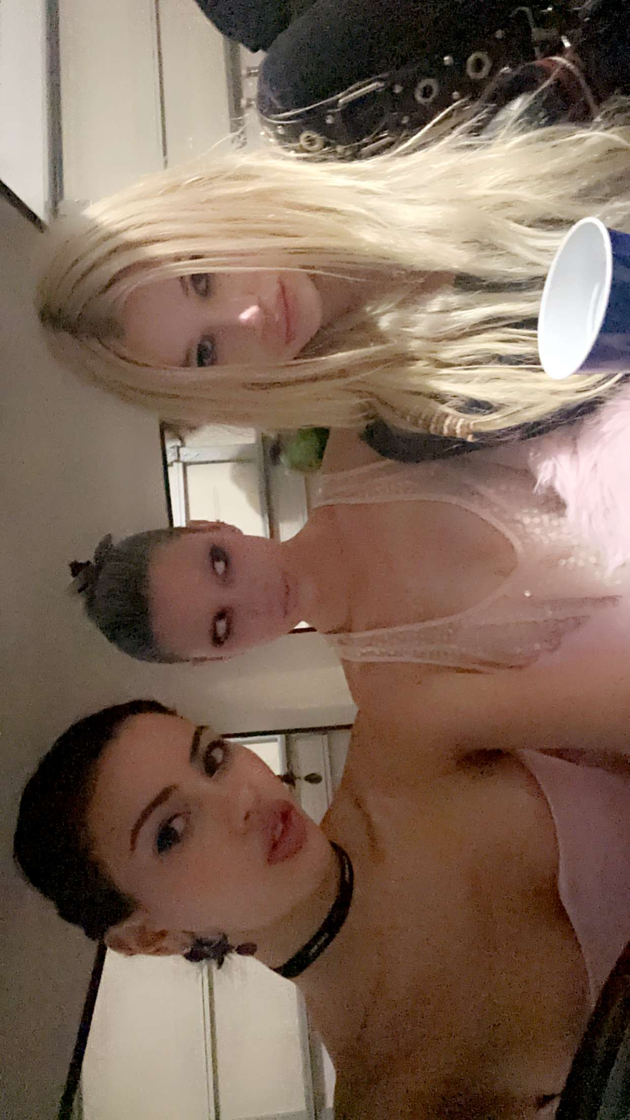 leonanaomii snapchat image archive image