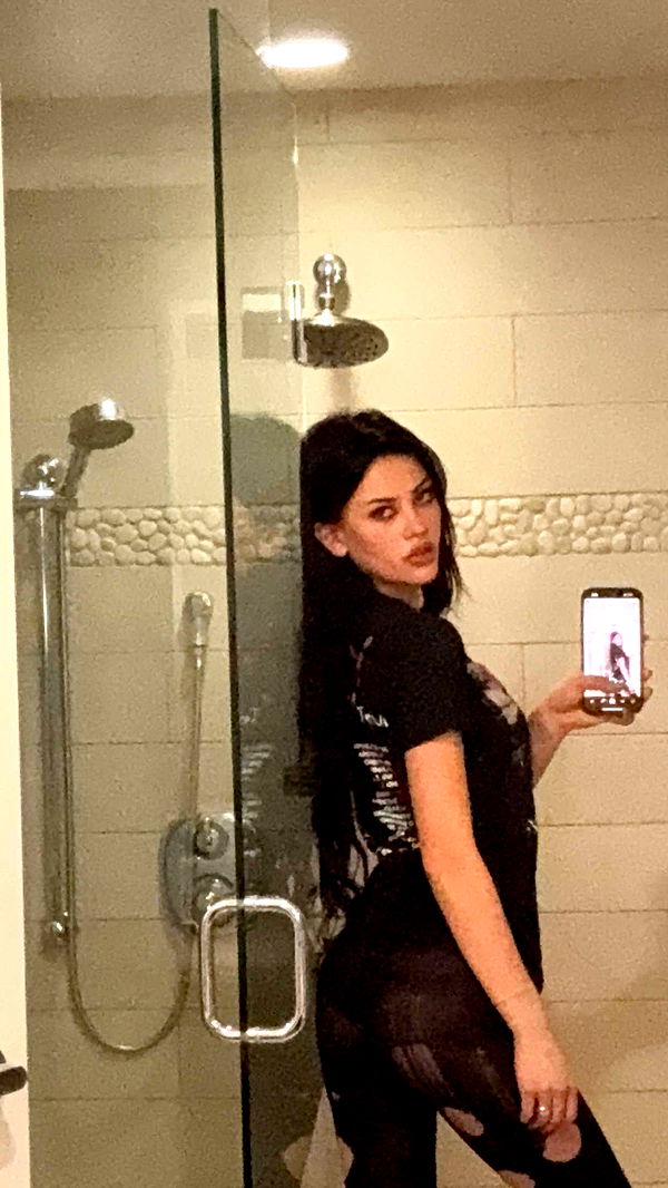 leonanaomii image ~ Altpins