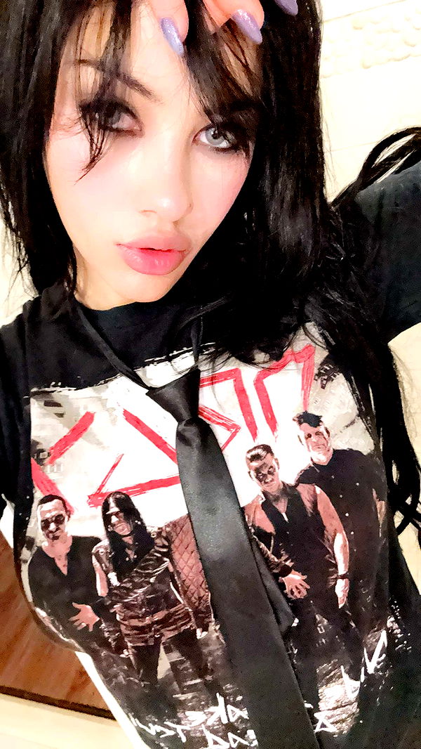 leonanaomii image ~ Altpins