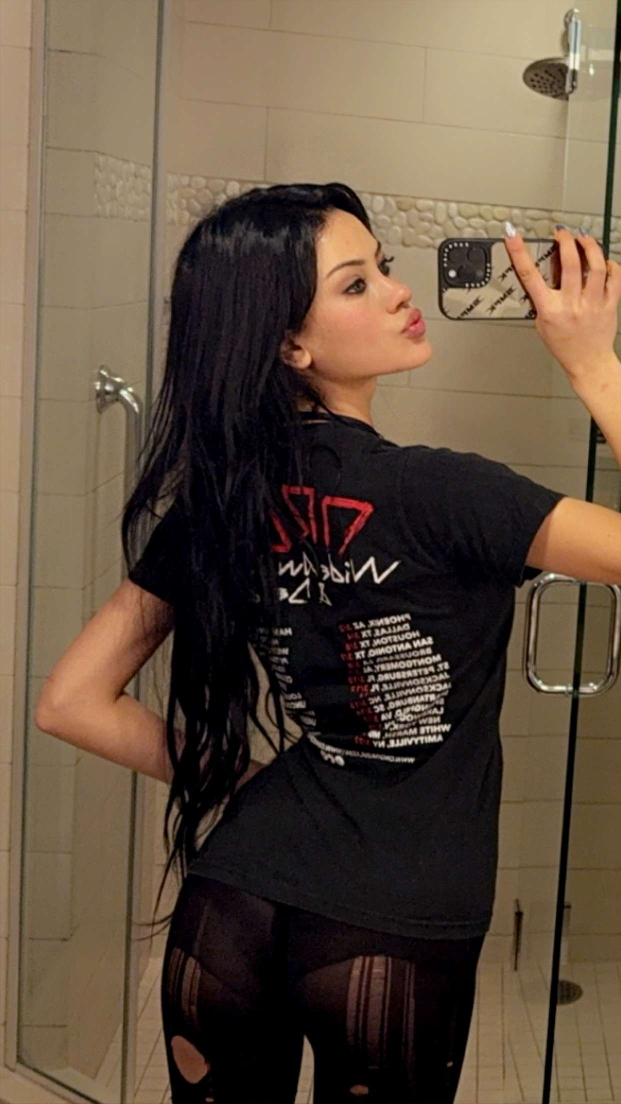 leonanaomii snapchat image archive image