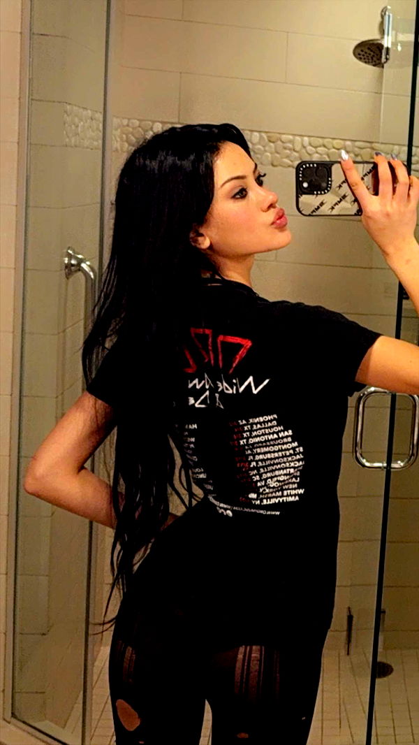 leonanaomii image ~ Altpins