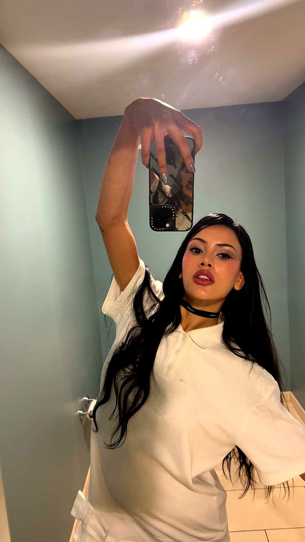 leonanaomii image ~ Altpins