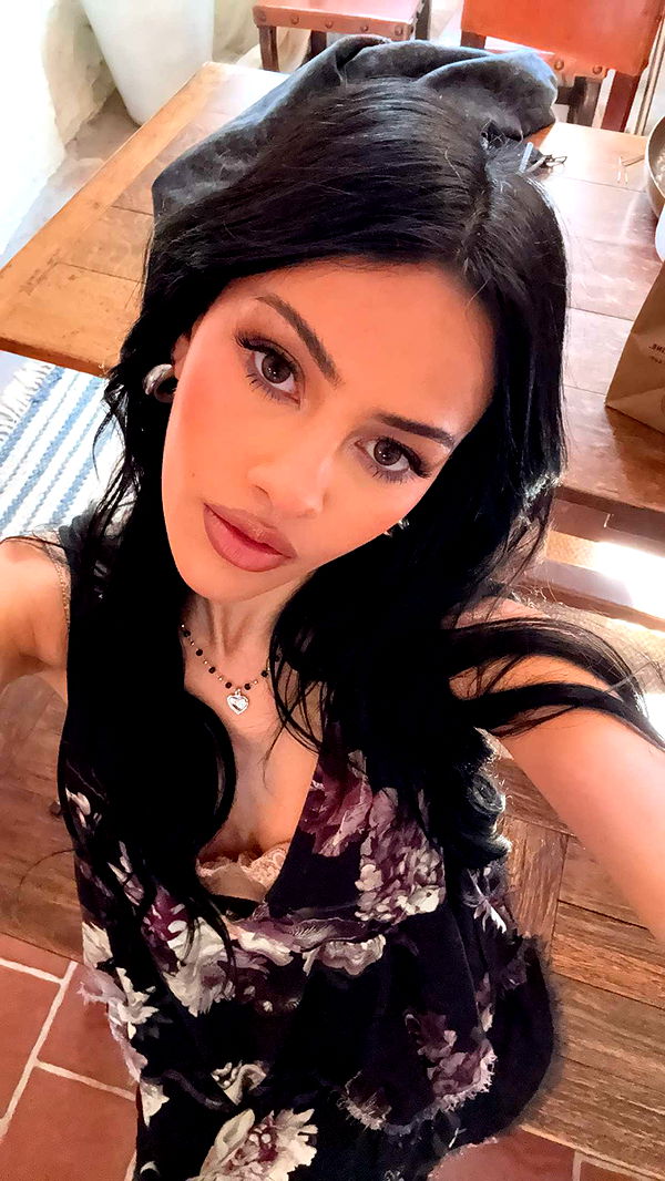 leonanaomii image ~ Altpins