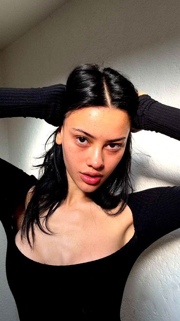 leonanaomii image ~ Altpins