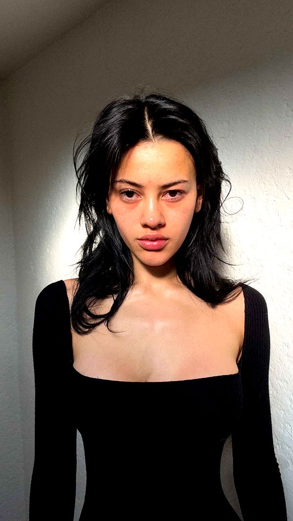 leonanaomii image ~ Altpins