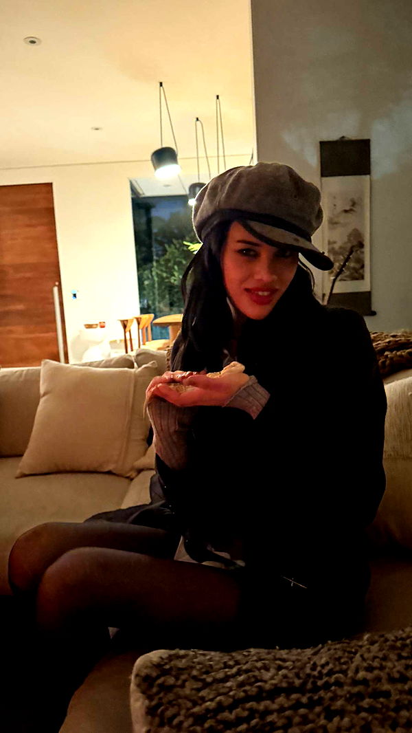 leonanaomii image ~ Altpins