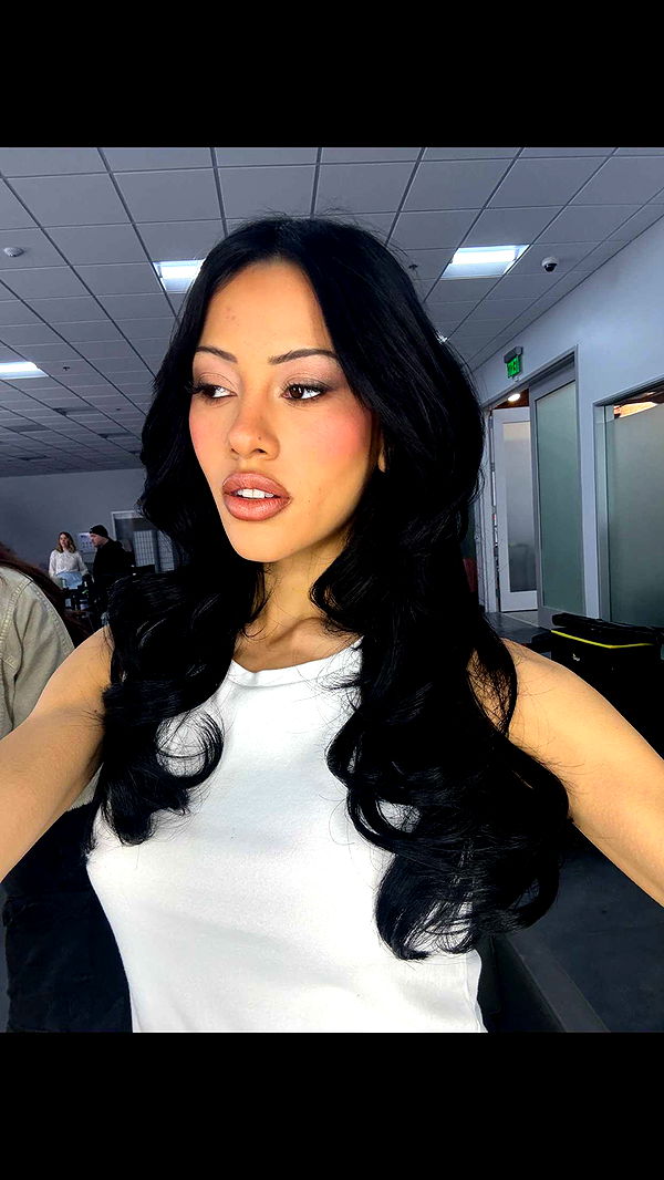 leonanaomii image ~ Altpins