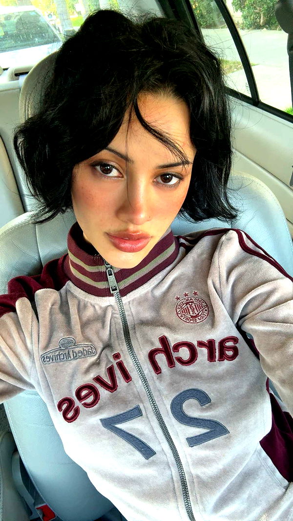 leonanaomii image ~ Altpins