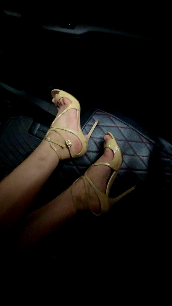 leonanaomii image ~ Altpins