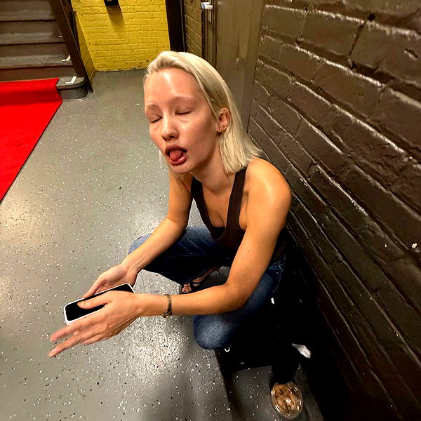 leonanaomii image ~ Altpins