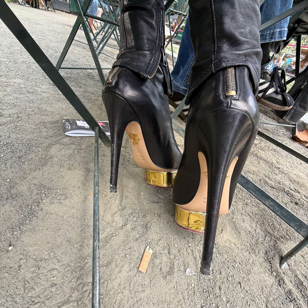 leonanaomii snapchat image archive image