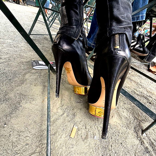 leonanaomii image ~ Altpins