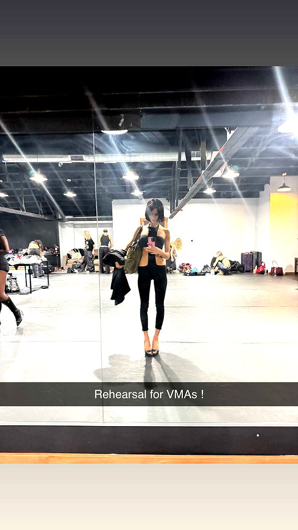 leonanaomii image ~ Altpins