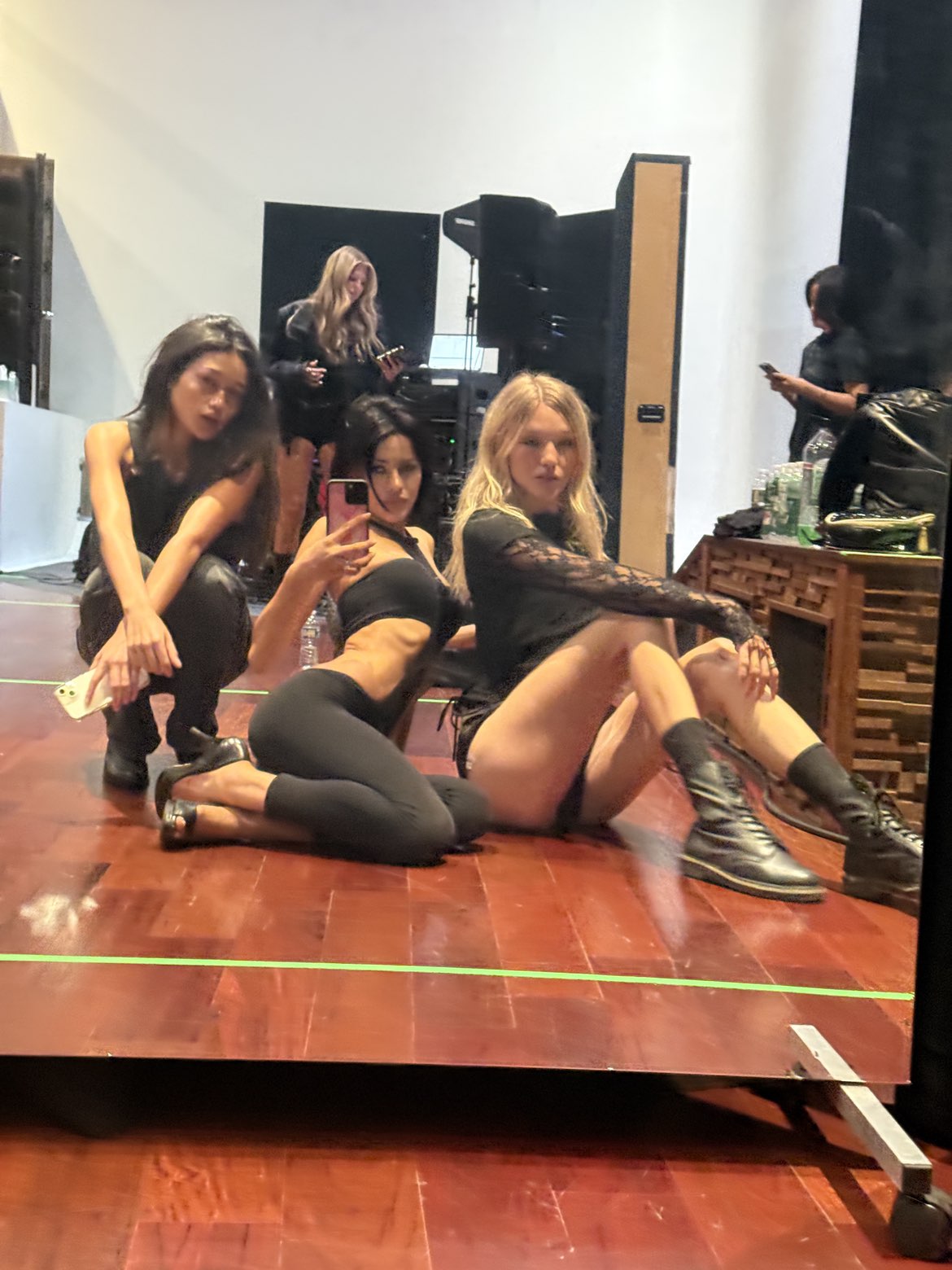 leonanaomii snapchat image archive image