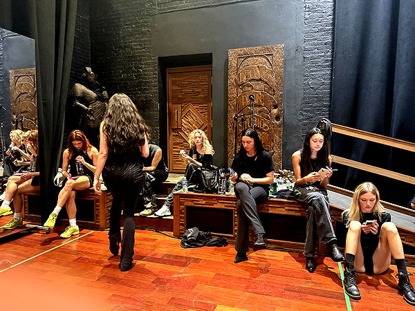 leonanaomii image ~ Altpins