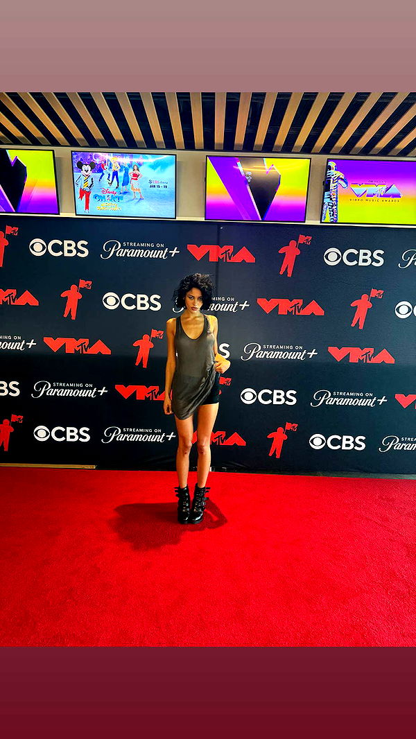 leonanaomii image ~ Altpins