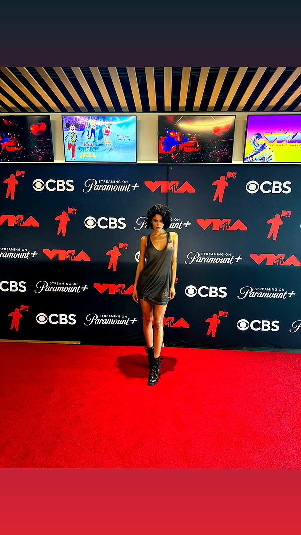 leonanaomii image ~ Altpins