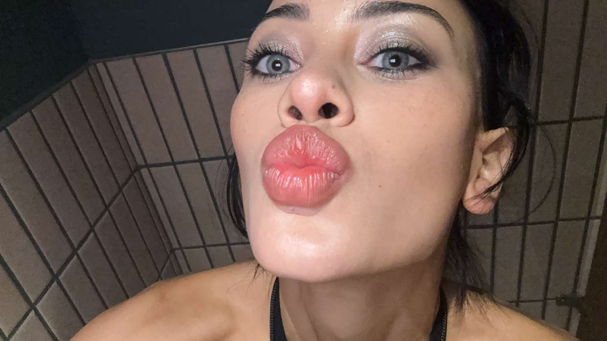 leonanaomii snapchat image archive image