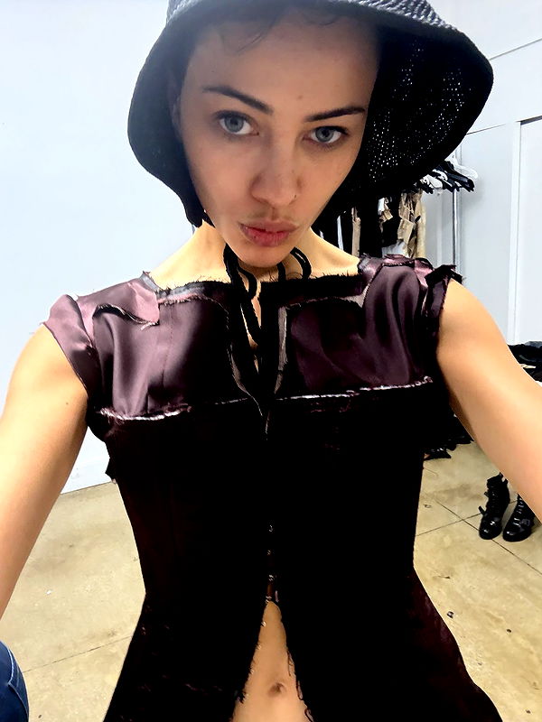 leonanaomii image ~ Altpins