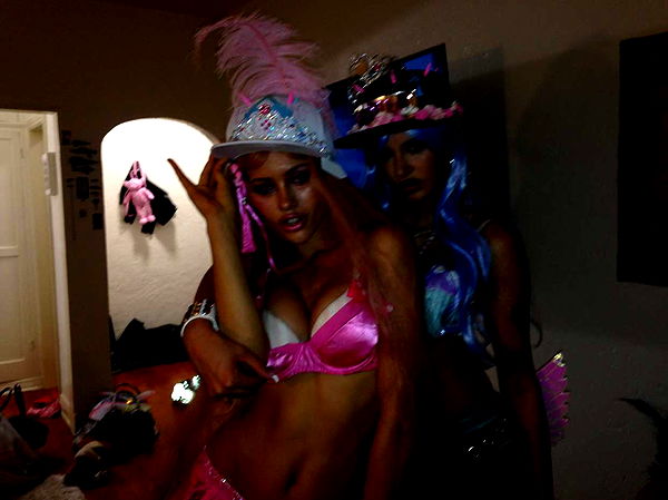 leonanaomii image ~ Altpins