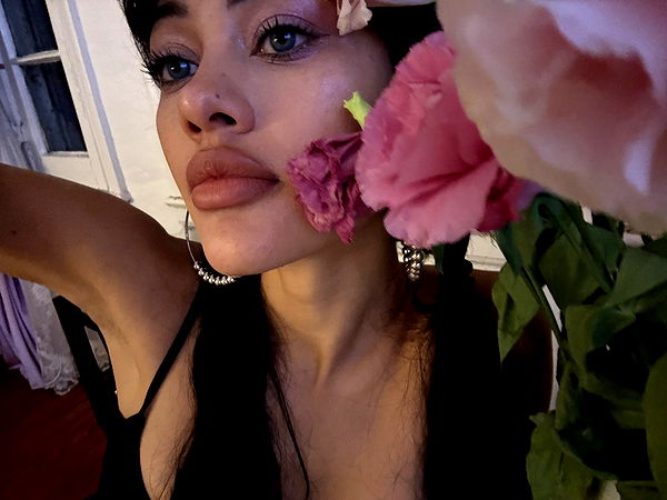 leonanaomii image ~ Altpins