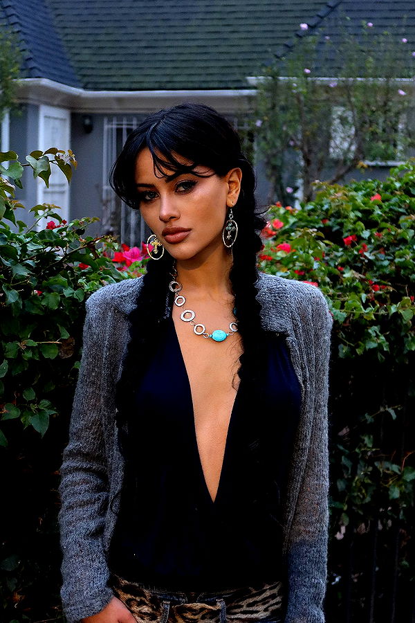 leonanaomii image ~ Altpins