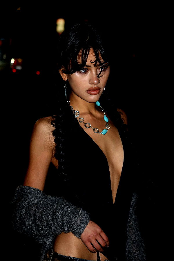 leonanaomii image ~ Altpins