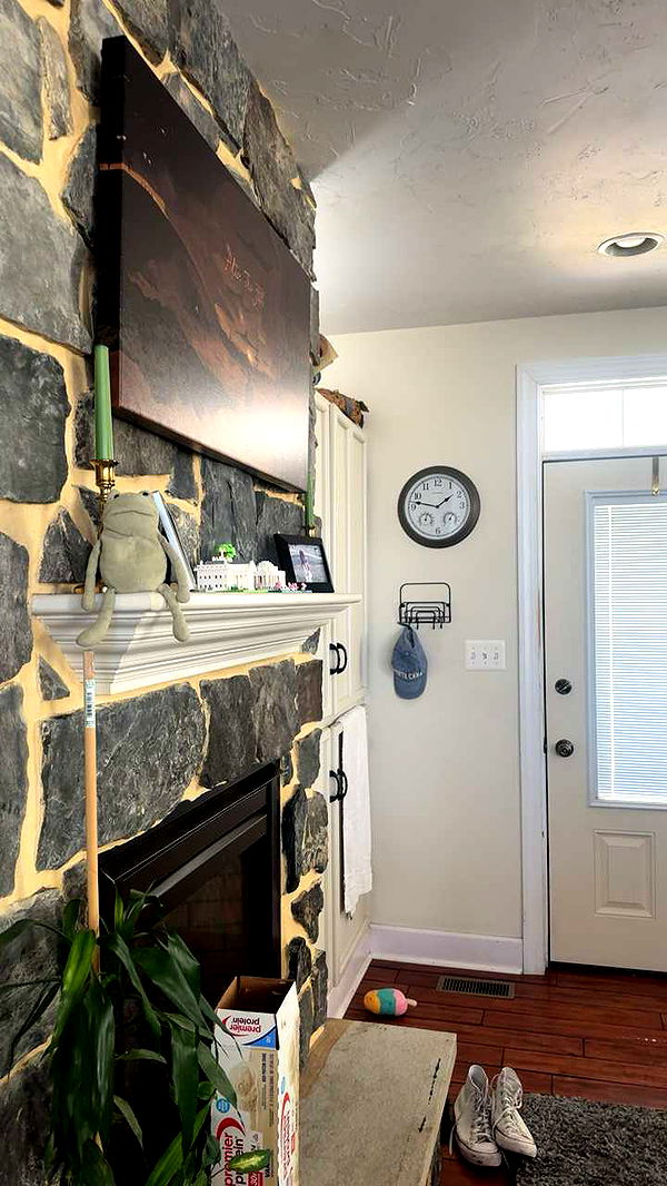 lew12001 image ~ Altpins