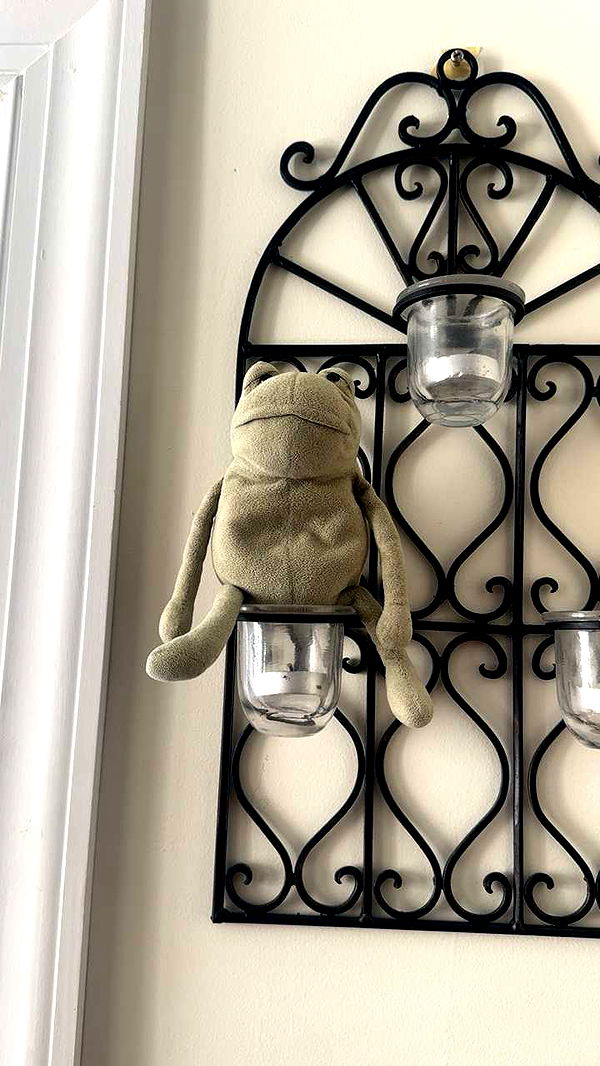 lew12001 image ~ Altpins