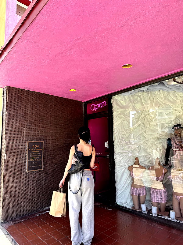 little.warren1 image ~ Altpins