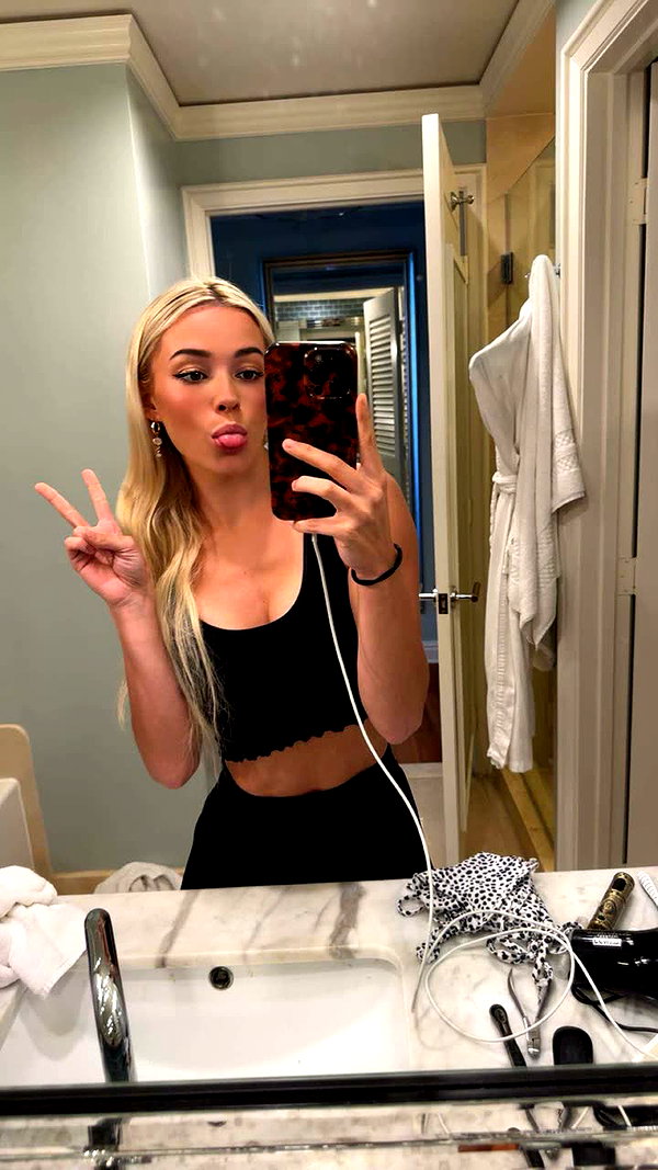 livvy_gymnast snapchat image archive image