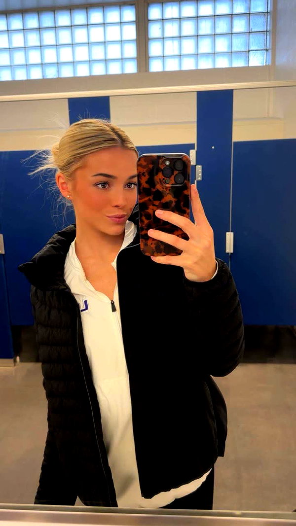 livvy_gymnast snapchat image archive image