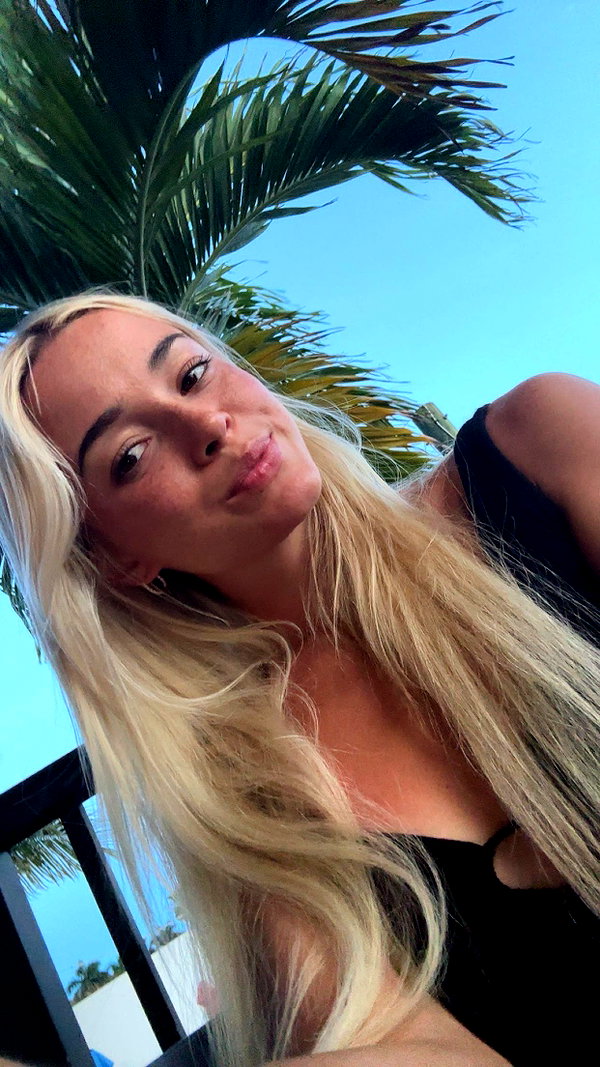livvy_gymnast snapchat image archive image