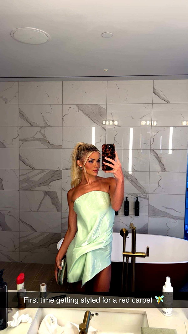 livvy_gymnast snapchat image archive image