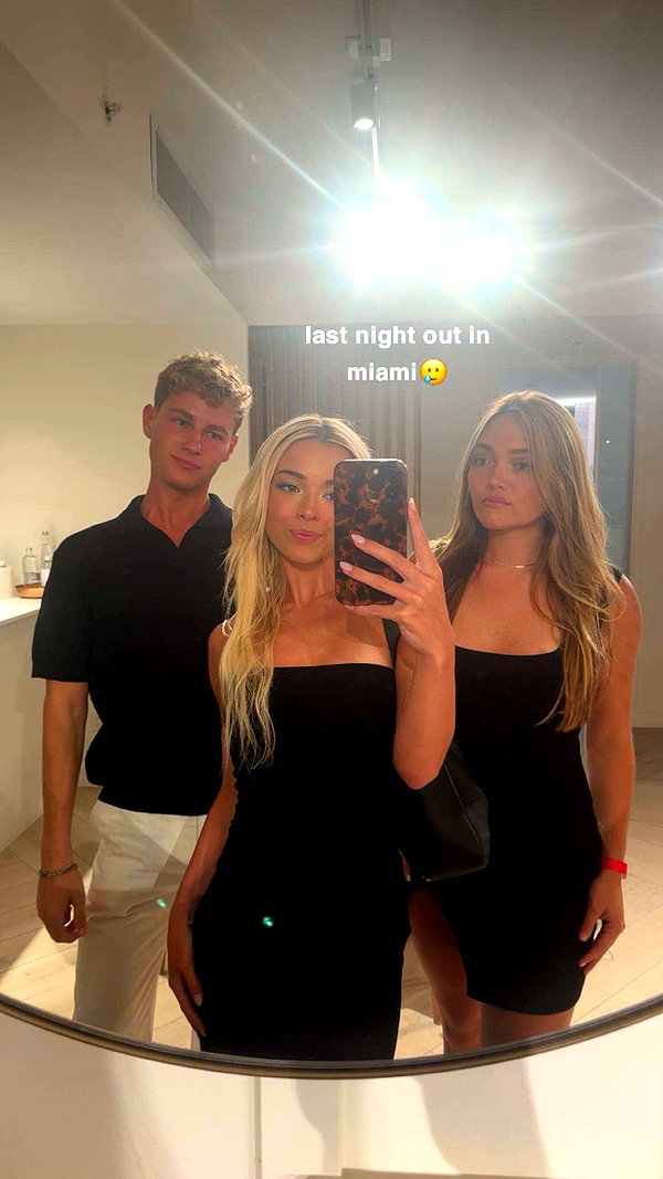 livvy_gymnast snapchat image archive image
