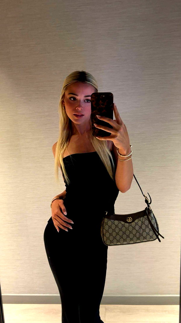 livvy_gymnast snapchat image archive image