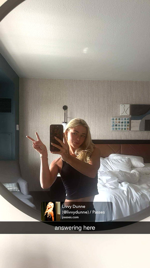 livvy_gymnast snapchat image archive image