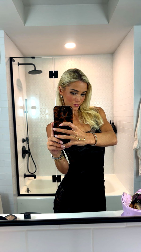 livvy_gymnast snapchat image archive image