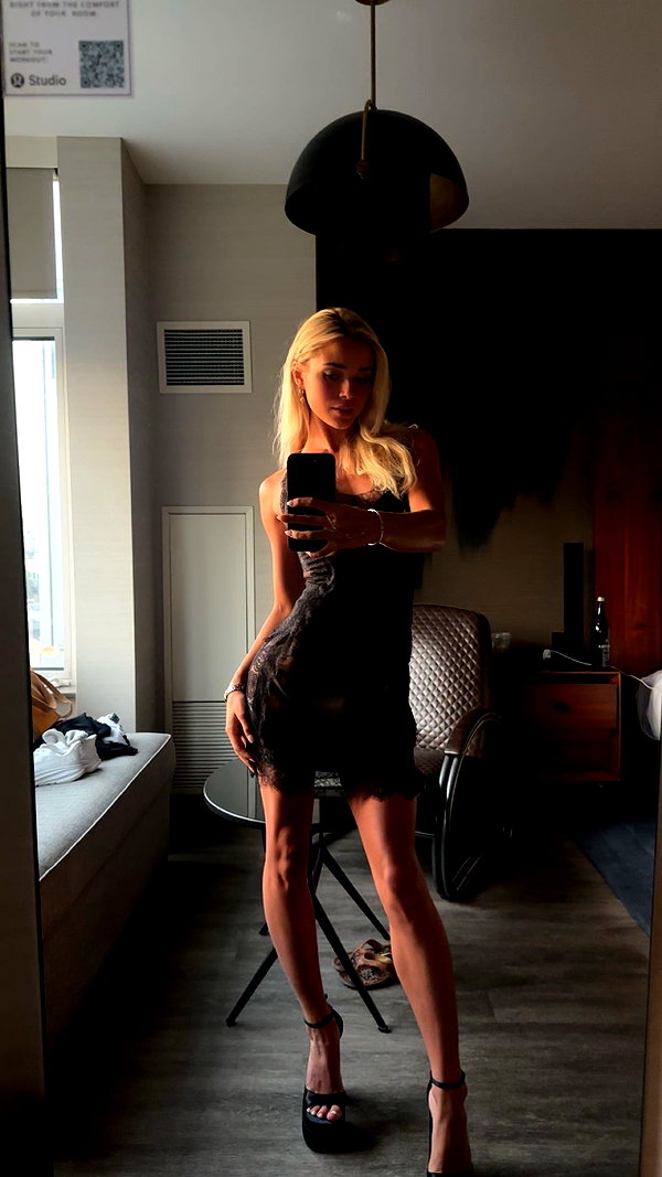 livvy_gymnast snapchat image archive image