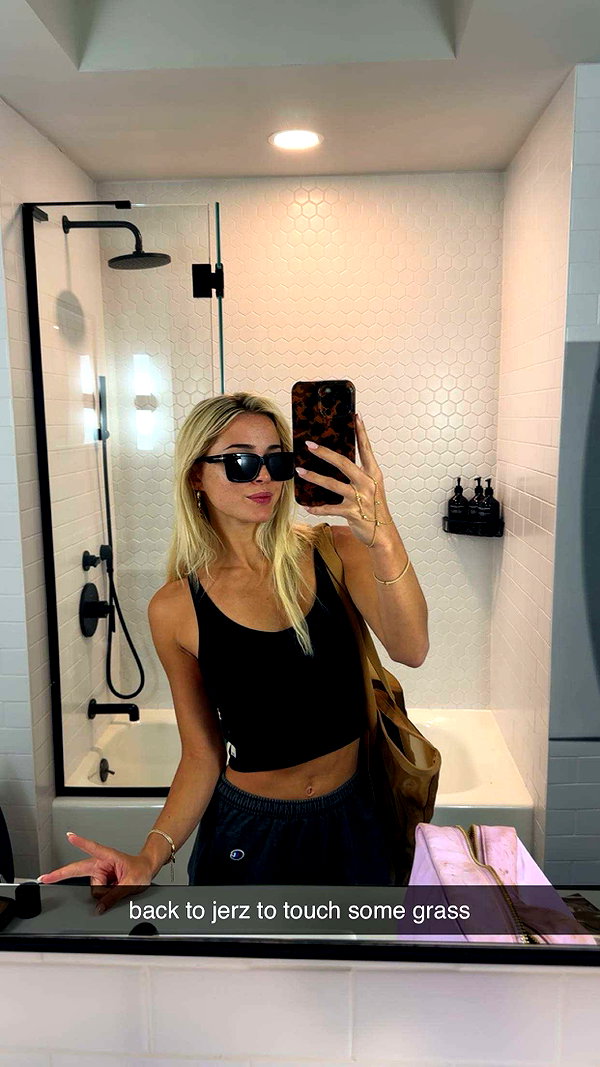 livvy_gymnast snapchat image archive image