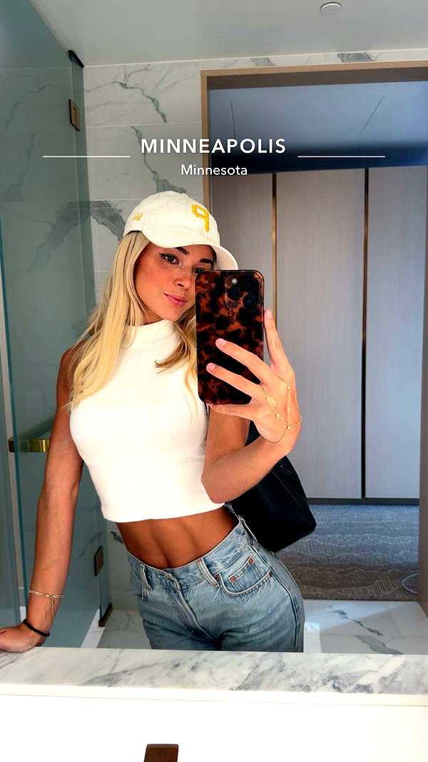 livvy_gymnast snapchat image archive image