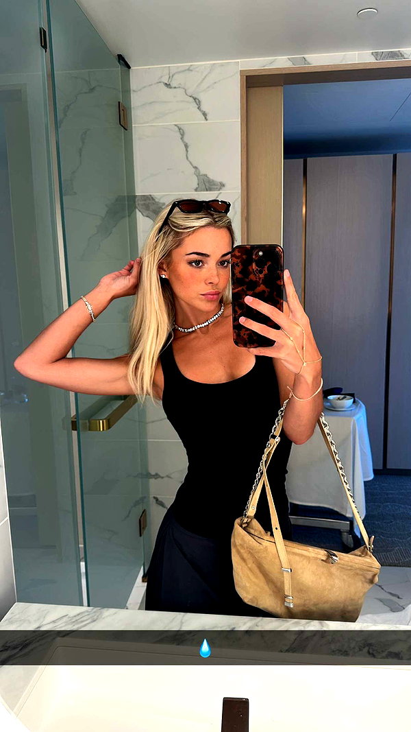 livvy_gymnast snapchat image archive image